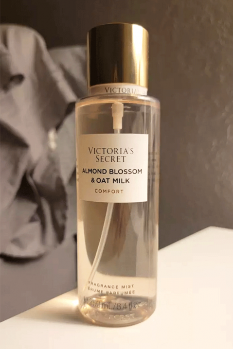 Парфюмен спрей за тяло Victoria's Secret Almond Blossom & Oat Milk 250 mlIVET.BG - Твоят онлайн бутик.